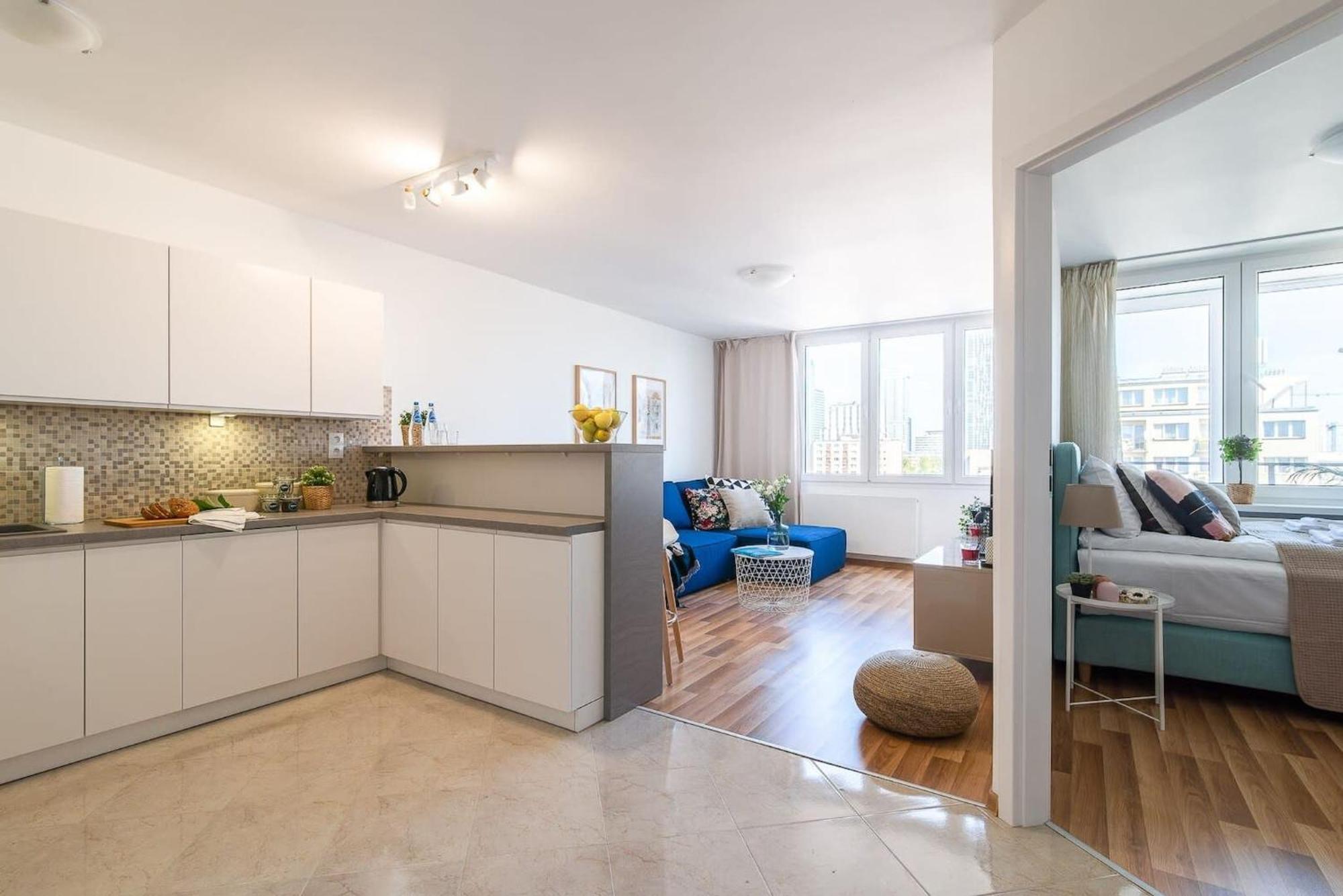Navy Aesthetic Apartment With Balcony By Noclegi Renters Varsóvia Exterior foto