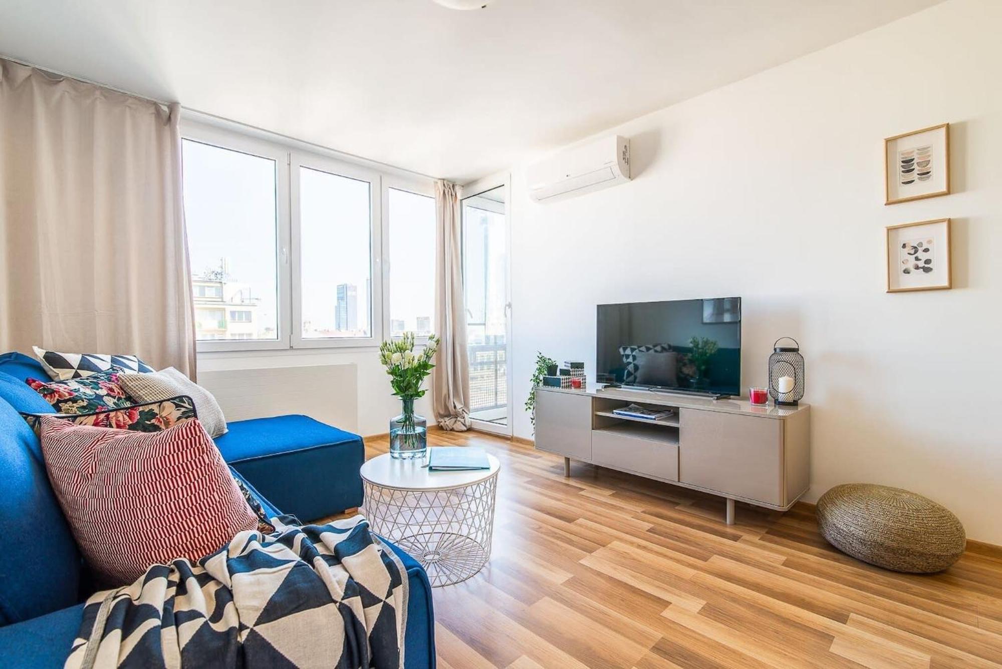Navy Aesthetic Apartment With Balcony By Noclegi Renters Varsóvia Exterior foto